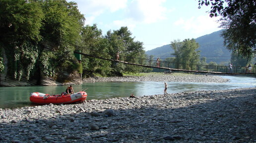 2009 г. Сочи /Головинка/. Сплав по реке Мзымта. Море, пляж.