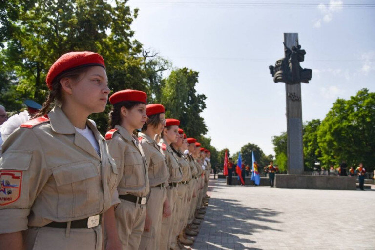 На заглавном фото: 22 июня. День памяти и скорби. Луганская Народная Республика