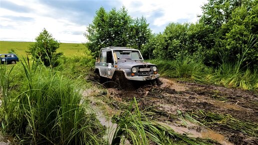 Ручей, который не могут проехать не НИВА, не JEEP, не УАЗ, не JIMNY