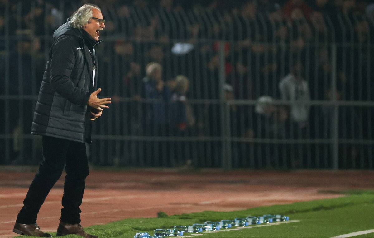    Главный тренер сборной Таджикистана по футболу Петар Шегрт   Антон Новодережкин/ТАСС