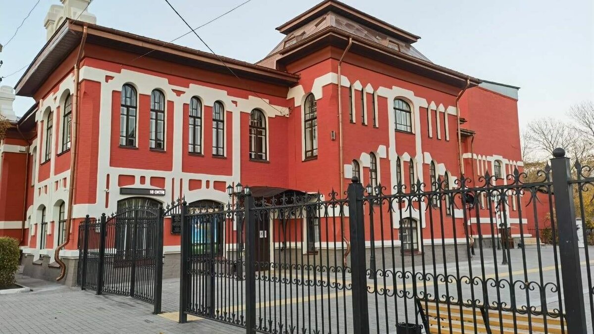     25, 26 и 27 ноября Уссурийский городской театр драмы имени Веры Комиссаржевской приглашает горожан на премьеру. Труппа представит спектакль «Катапульта» (16+).