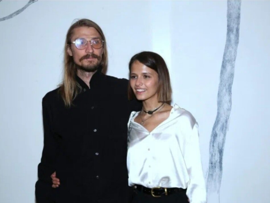 Они идеально "совпали" во всём с самого начала, и до сих пор живут в любви и дов
