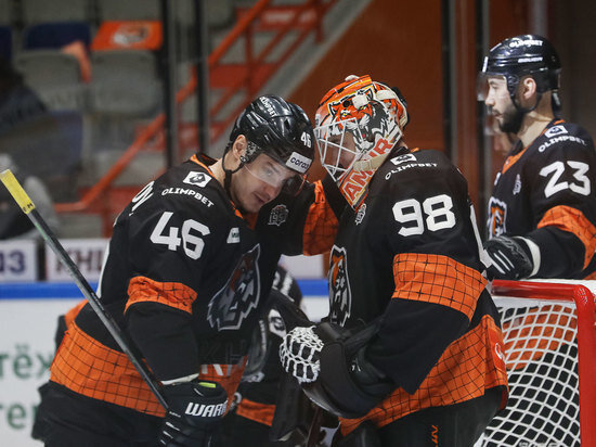     «Амур» в Хабаровске уступил «Сибири», но заработал одно очко. Фото: ХК «Амур»