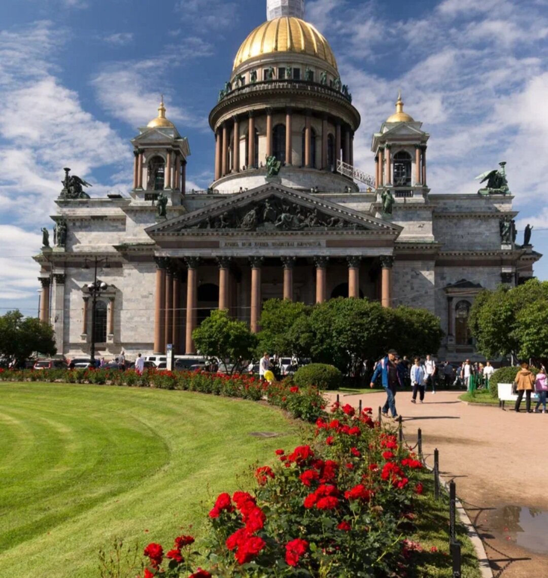 Исаакиевский собор цветы