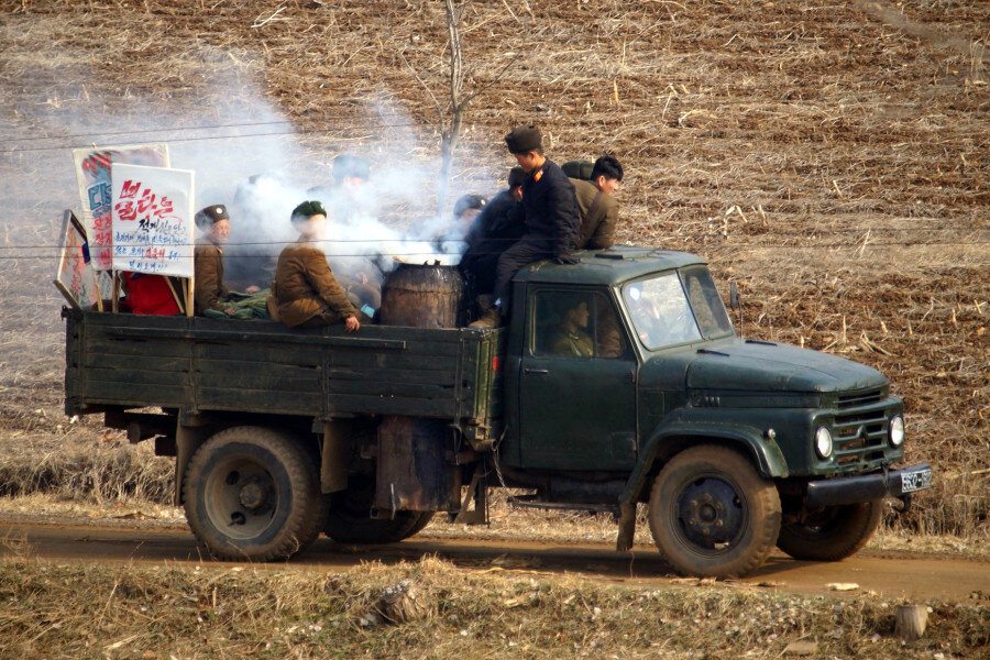 Грузовик с колонками