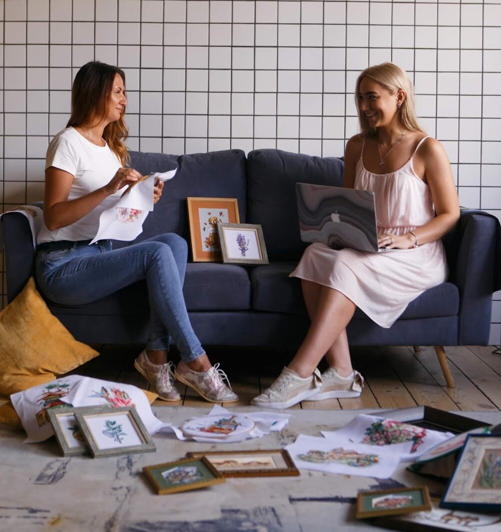 С коллегами на корпоративной фотосессии