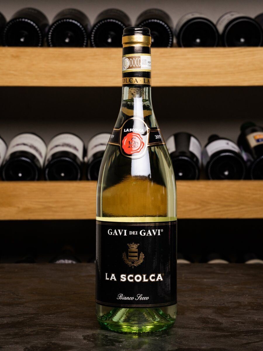Известное итальянское белое сухое вино La Scolca Etichetta Nera Gavi dei Gavi DOCG
