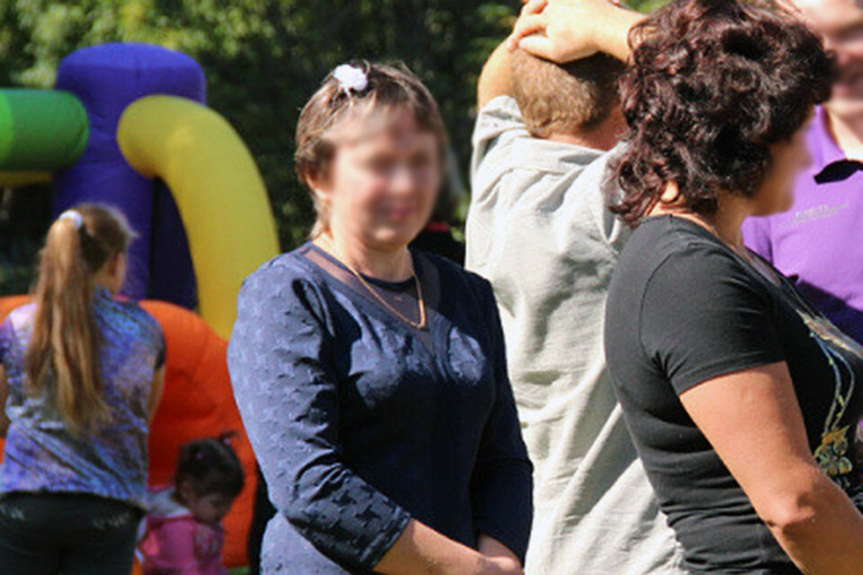 Ирине чуть за 40, она домохозяйка