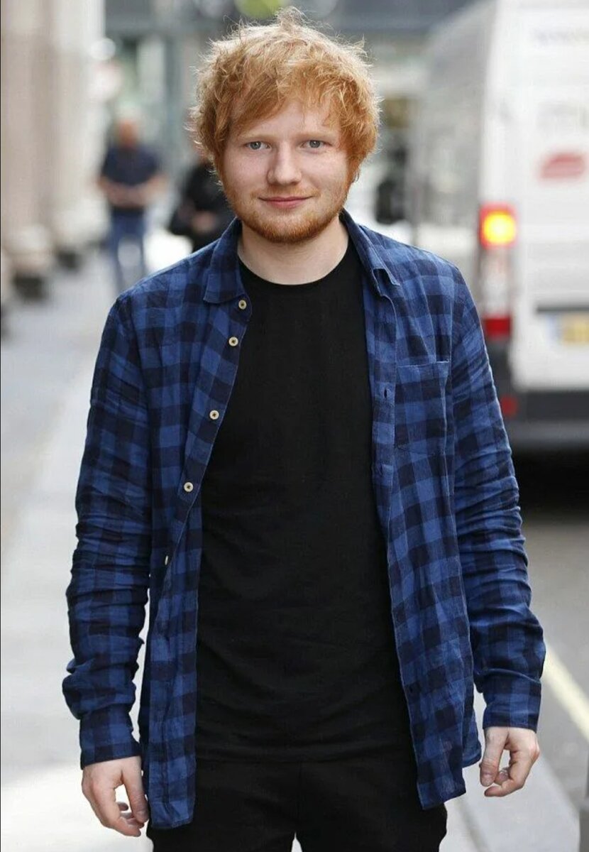рыжий парень поет. певец эд ширан. Ed sheeran. кристофер ширан. рыжий певец.