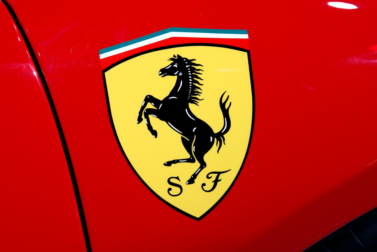 Сколько стоит восстановить Ferrari? История одного автомобиля | Федя, дичь!  | Дзен