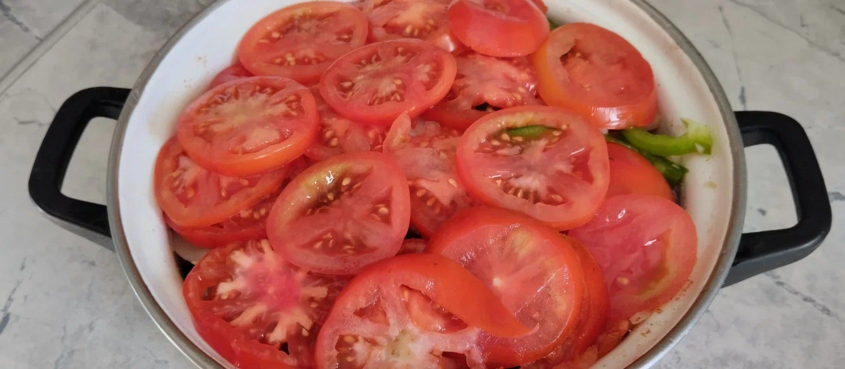 Овощи и мясо готовы к приготовлению