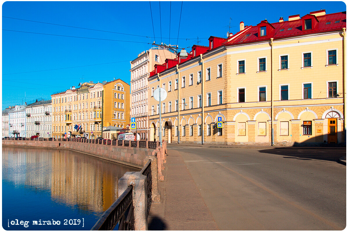 Запасной дворец и Конюшенный двор при Ново-Михайловском дворце.
