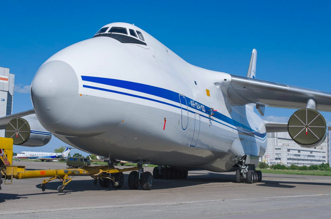 Российский ан. АН 124 100. Транспортник ан124.