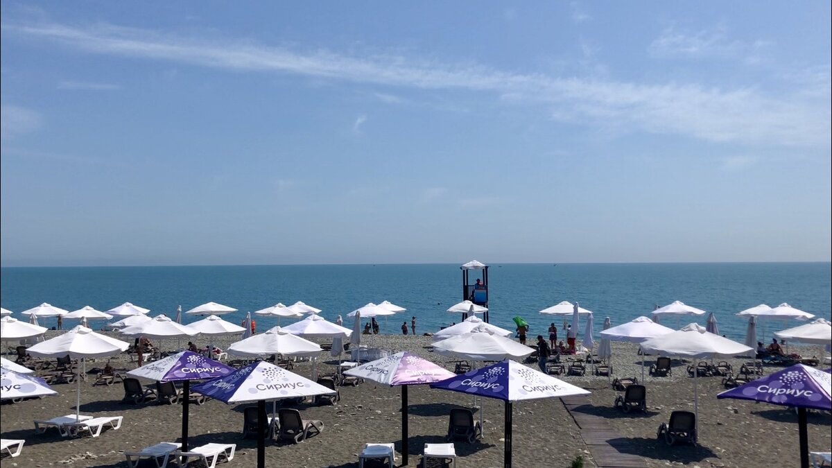 Пляж отеля Сириус в Имеретинской бухте Сочи