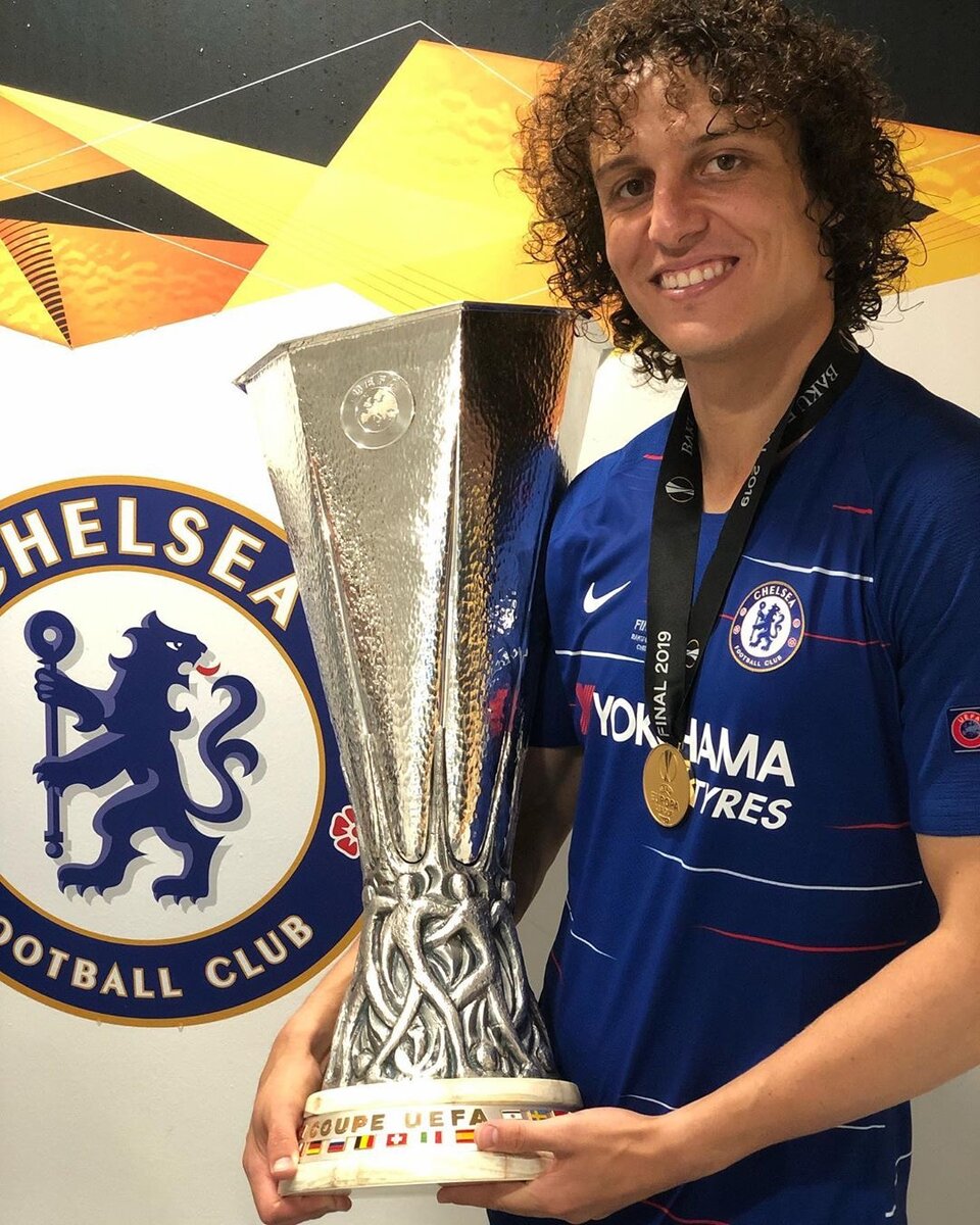 Давид Луис с кубком Европы 2018/2019