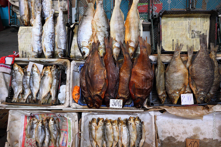 Купить рыбу в рязани. Рыбный рынок в Астрахани. Селенские Исады Астрахань рыбный рынок. Рыбный базар Астрахань. Шахановские рыбные промыслы.