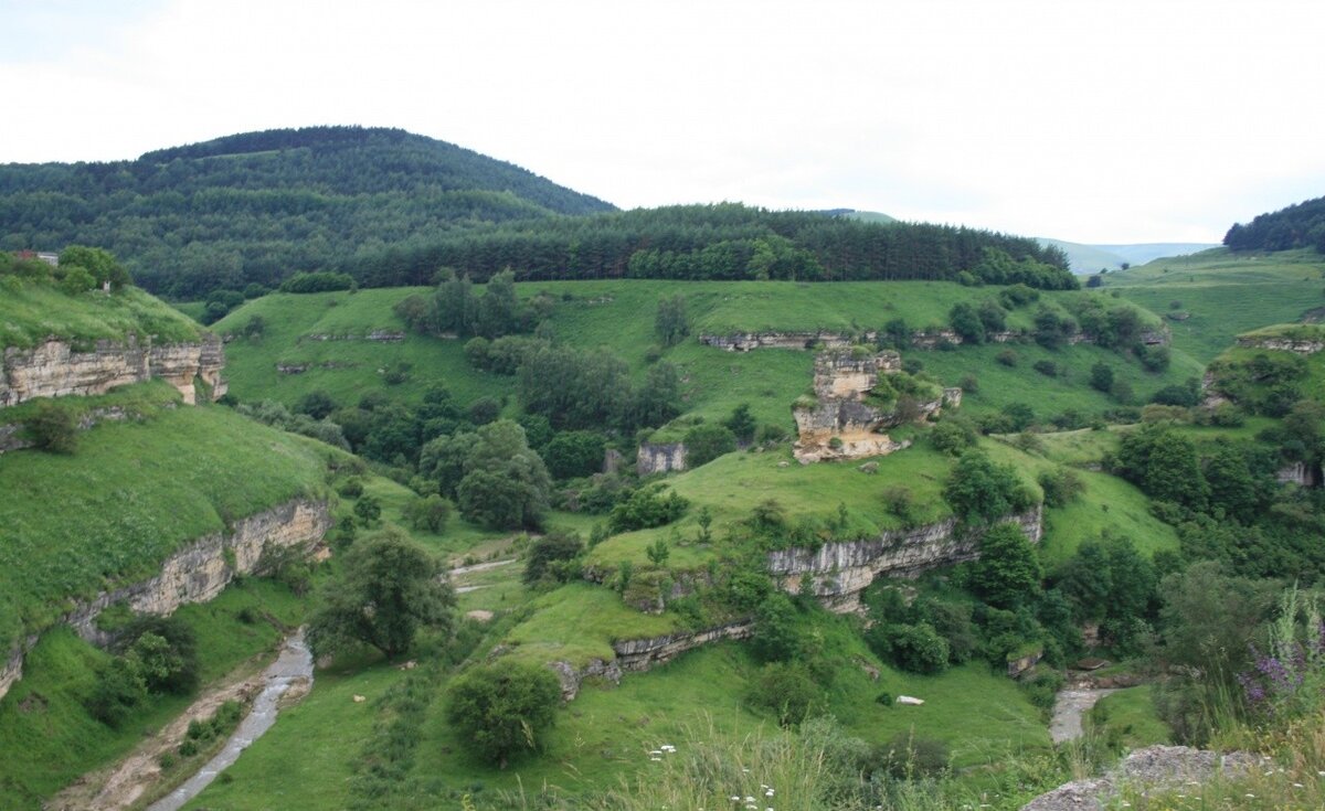 Лермонтовская скала в кисловодске. Элькуш Кисловодск. КЧР село Элькуш. Село Элькуш под Кисловодском. Смотровая Элькуш.