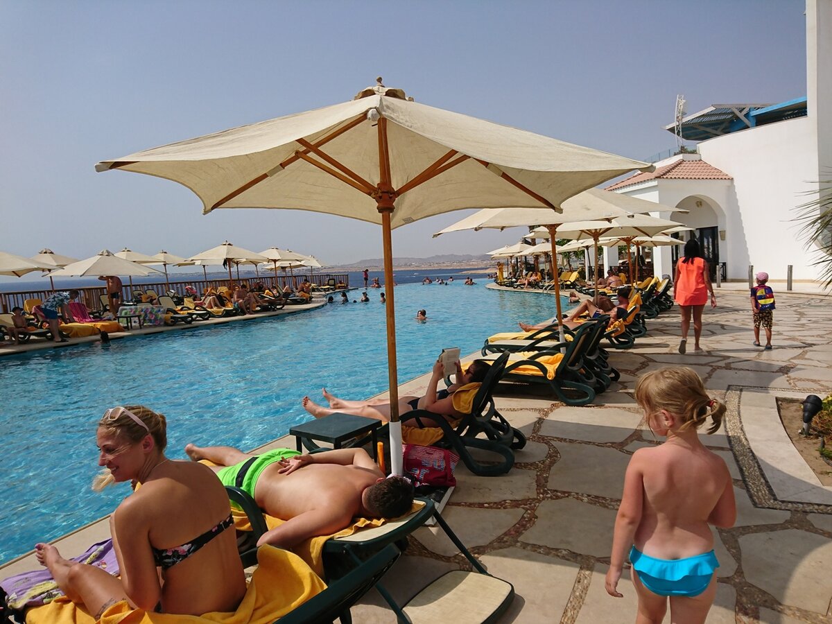 Отель Reef Oasis Blue Bay