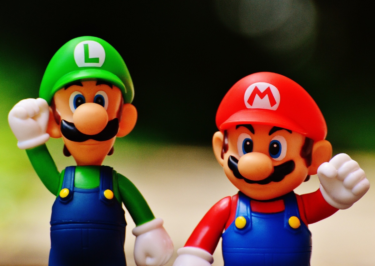 https://www.pexels.com/photo/luigi-and-super-mario-figure-163114/