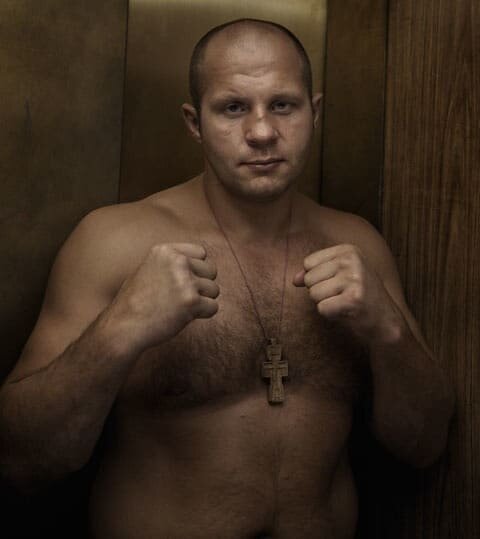 Источник http://www.blackbeltmag.com/wp-content/uploads/Fedor-Emelianenko-2004-NHB-Fighter-of-the-Yea.jpg