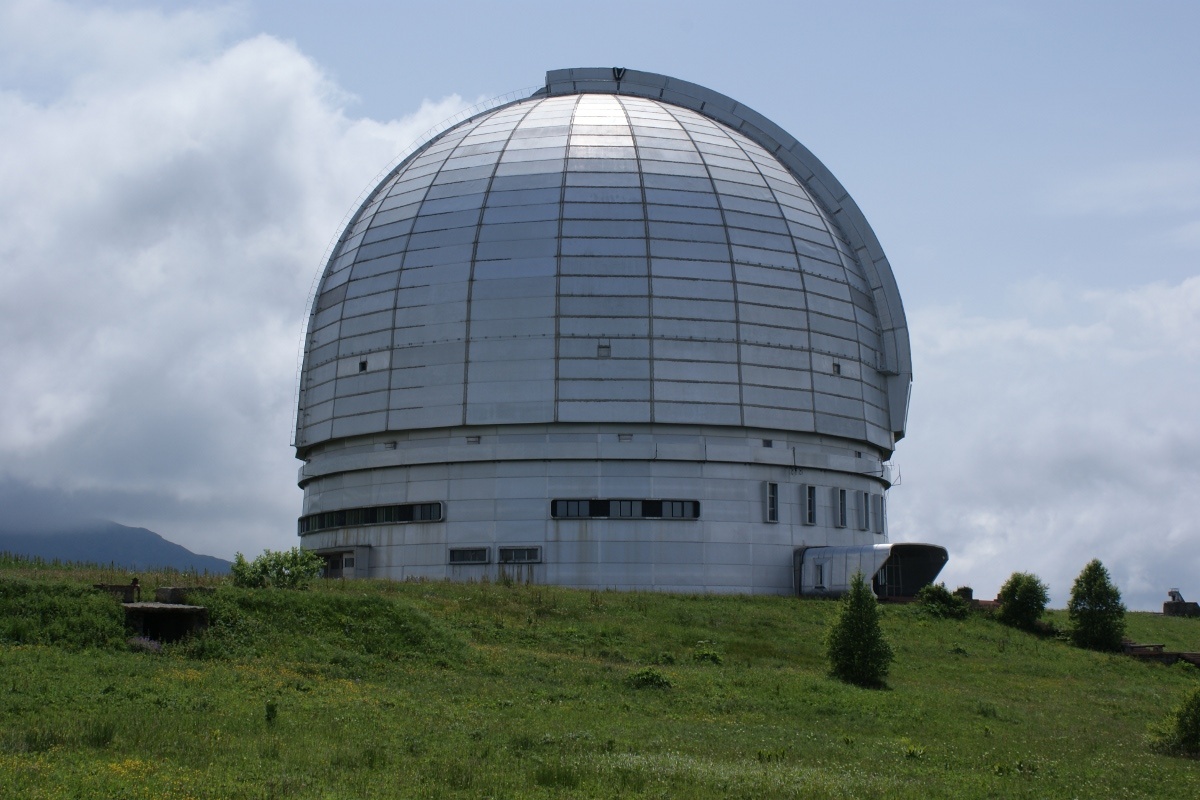 Обсерватория. http://site2010.sai.msu.ru/static/photo/bta.jpg