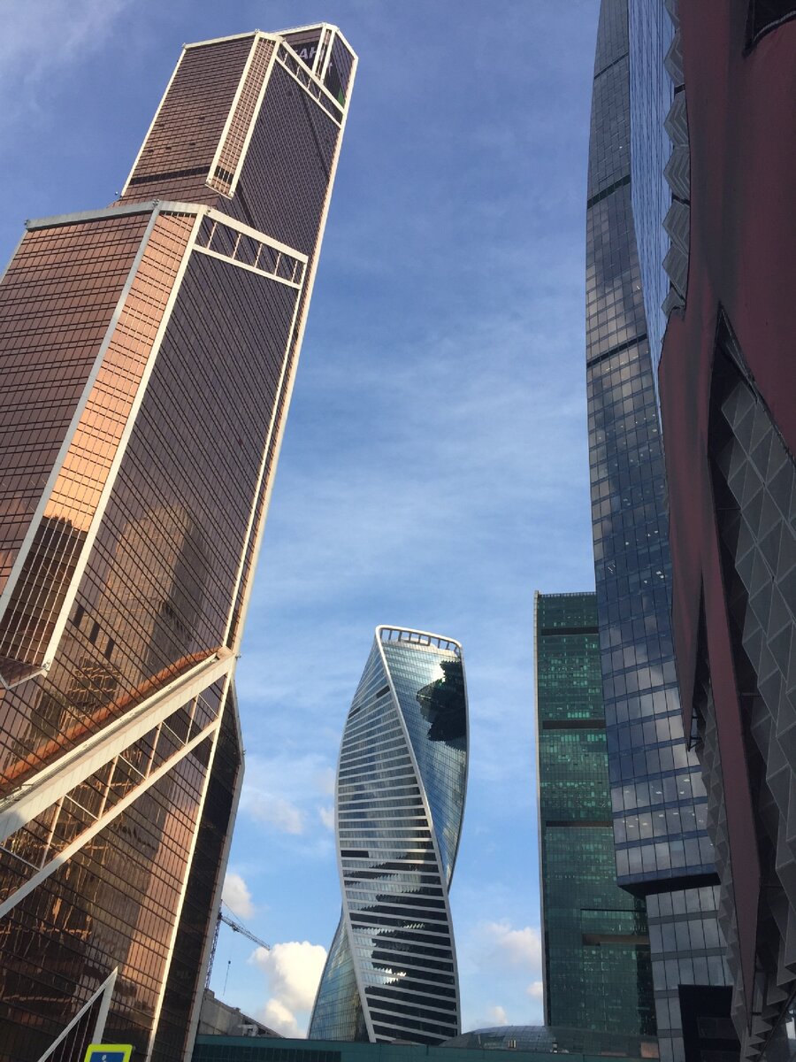 Кто как поддерживает уровень языка? Поделитесь в комментариях!
