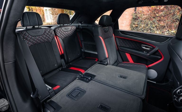 Фотография взята с сайта"caranddriver.com"