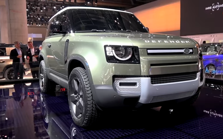 Land Rover Defender 2020 года