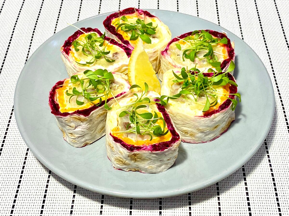 Сельдь под шубой в лаваше.