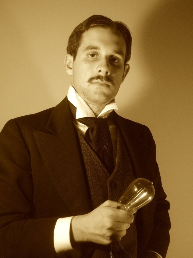 Николы Тесла,  изобретатель в области электротехники и радиотехники.