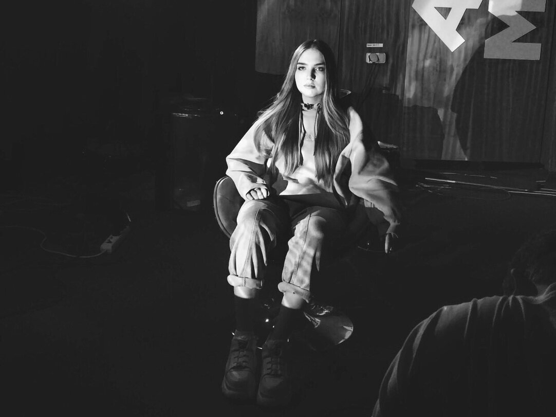 нет, я не Билли, я другая