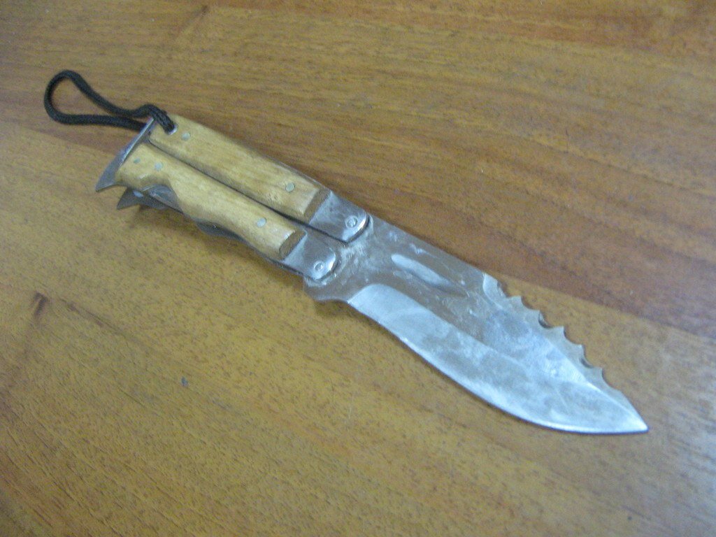 Ножи с зоны. Нож финка златоустовский оружейный завод. Кустарные ножи. Ножи из металла. Ножи с клинком танто.