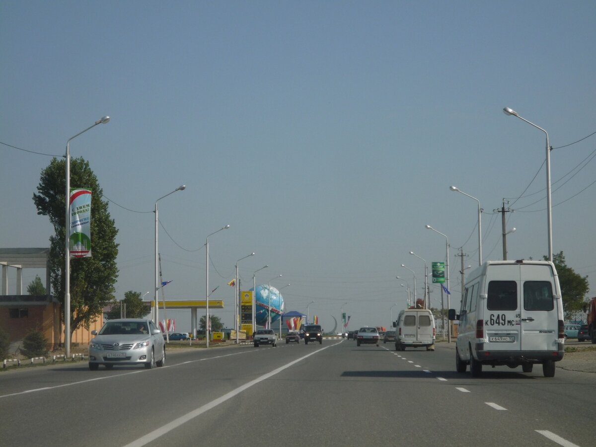 Одна из дорог в Чеченской республике. Качество отлично, как и всегда! :) 
Фото Артюхов Д.