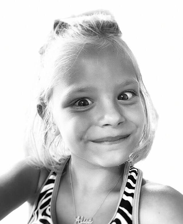 Дочь Тимати и Алёны Шишковой Алиса