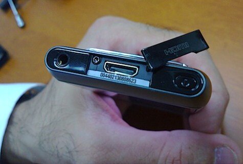 Полноценный HDMI для вывода изображения с экрана на телевизор    mobile01.com