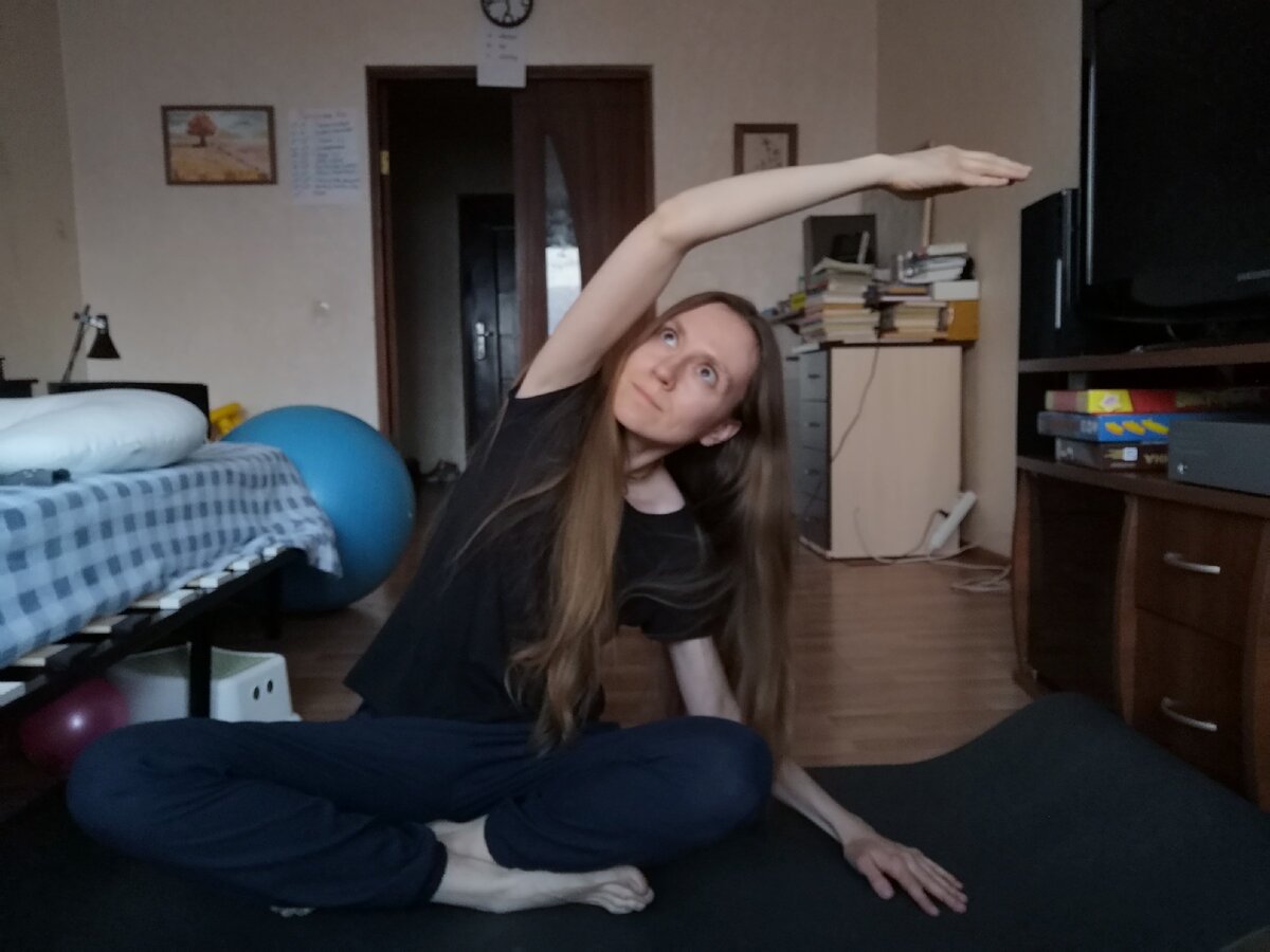 Занимаюсь йогой дома