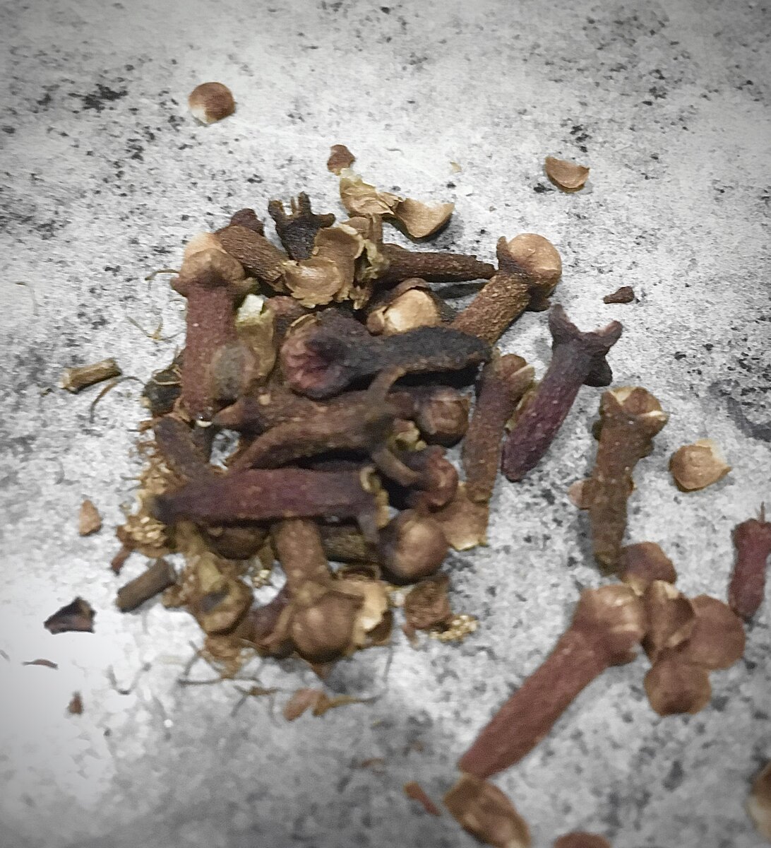 Бутоны сушёной гвоздики.