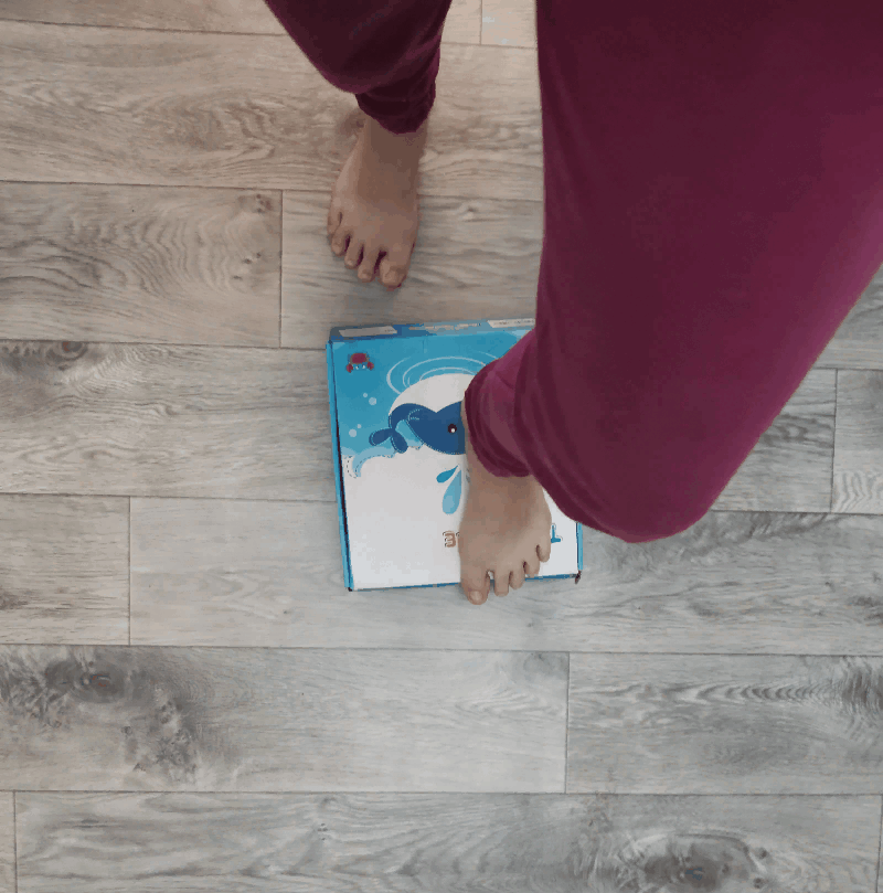 Не забудьте поменять положение ног.