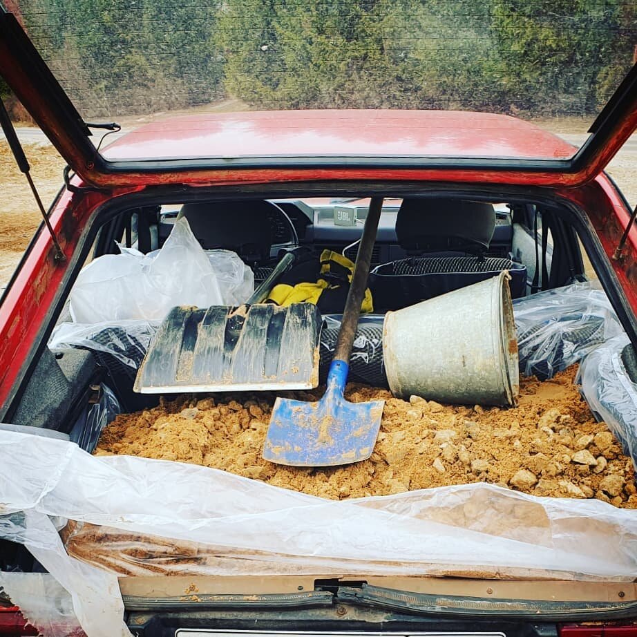 Объем багажника "Москвича-2141" - 470 л.