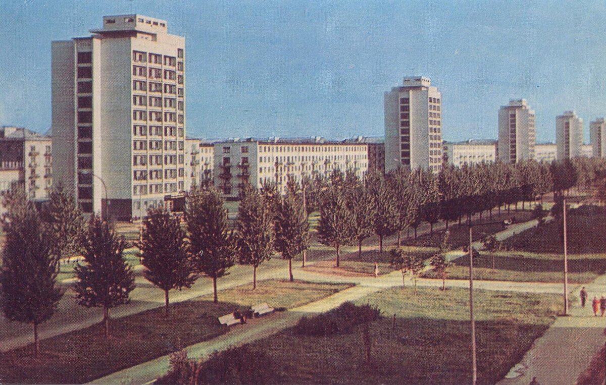 Из набора открыток "Ленинград", Новоизмайловский проспект, 1970 год, автор - Д. Трахтенберг.