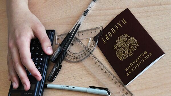 При этом результаты этих работ в начале следующего учебного года не будут аттестацией самих школьников, подчеркнул министр.    "За них не будут выставляться оценки. Они будут нужны для входной диагностики в начале учебного года с целью корректировки образовательного процесса. Такая диагностика должна показать уровень знаний школьников и выявить возможные пробелы в знаниях. После проведения этой диагностики школы, учителя получат соответствующие рекомендации и будет выстроена необходимая методическая работа", - отметил онПоследние данные.