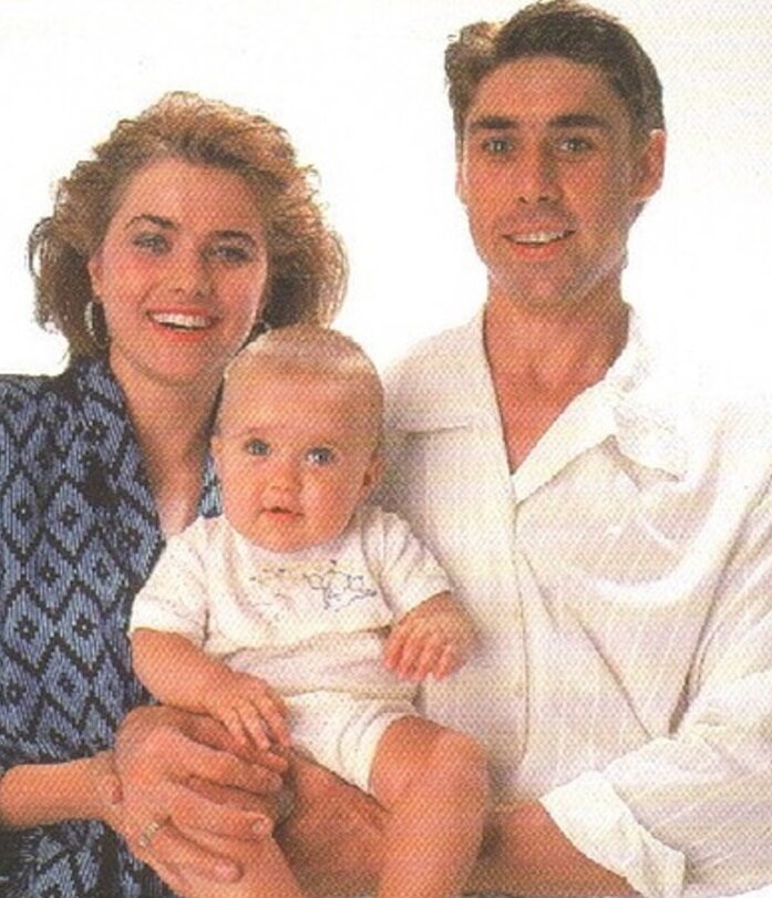 Люси и Гарт Лоулессы и их дочь Дэйзи Лоулесс