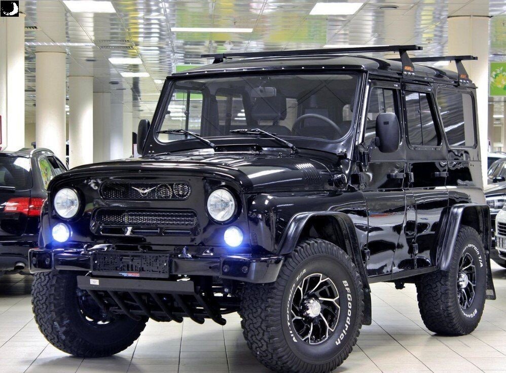 УАЗ ХАНТЕР С грязей резиной и дополнительной защитой.