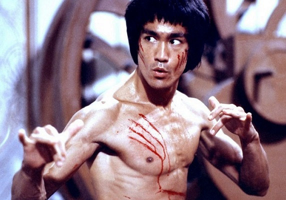 Брюс Ли в фильме "Выход дракона"