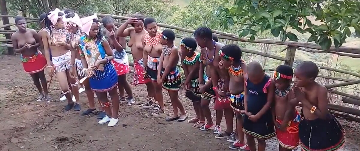 Обычный внешний вид жителей племени