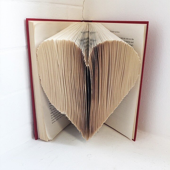 Instagram: @fairlightbooks