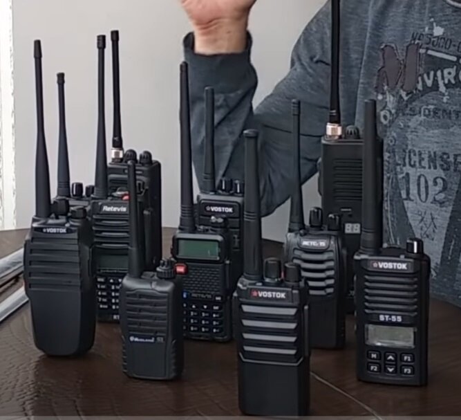 Рации разных диапазонов частот в разных условиях радиосвязи ведут себя по-разному.