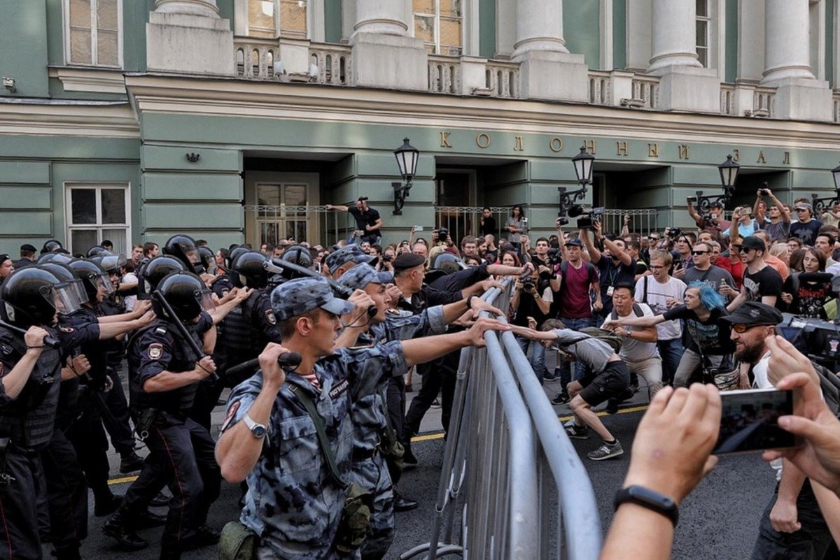 Совершение морского протеста. Протесты в Москве. Массовые беспорядки в Москве. Массовые беспорядки митинг. Массовые протесты в Москве.