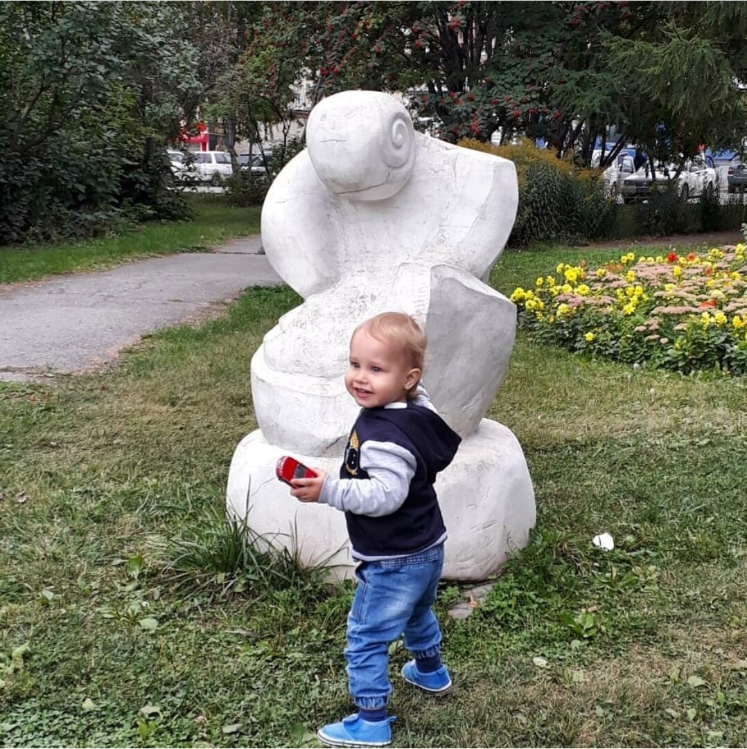 неподалеку от Администрации Кировского района