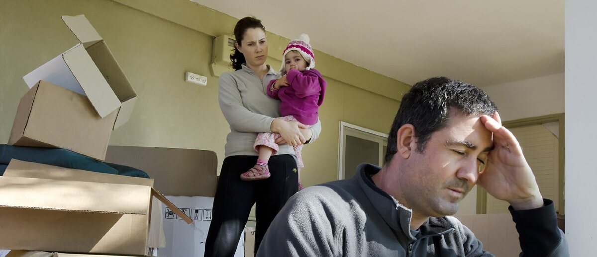 Остаться без жилья - наказание сродни ограничению свободы